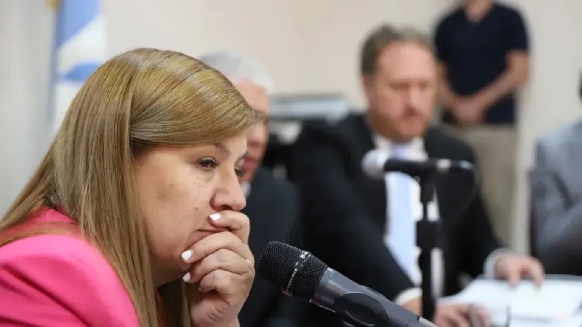 gloria ruiz pensativa
