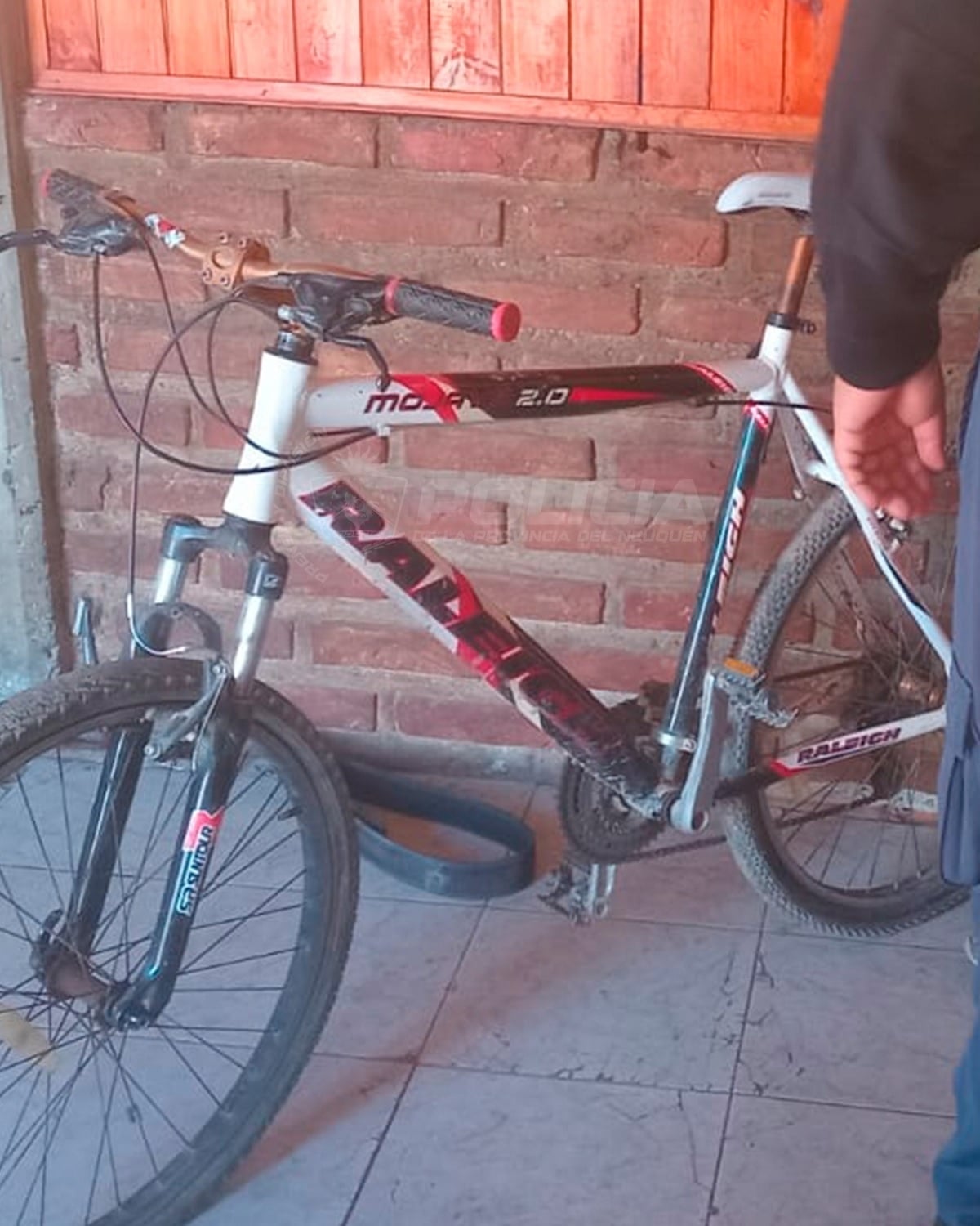 allanamiento plottier bicicleta