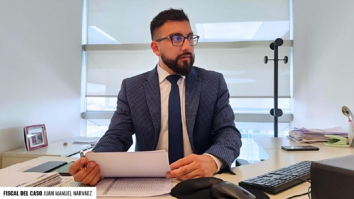 juan manuel narvaez traje a rayas