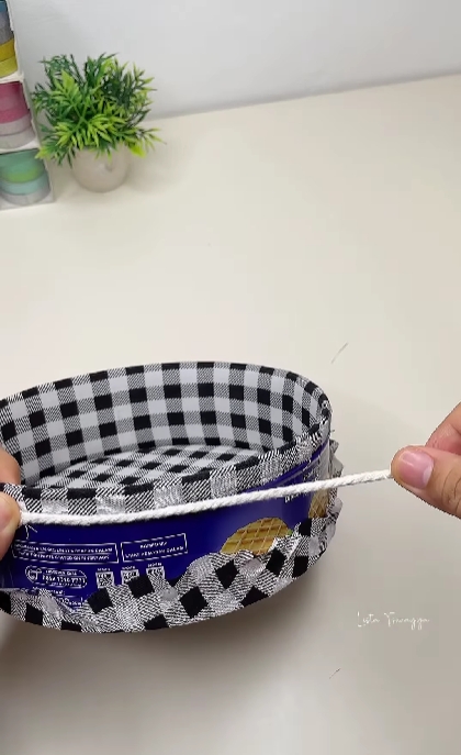 latas de galletitas 3
