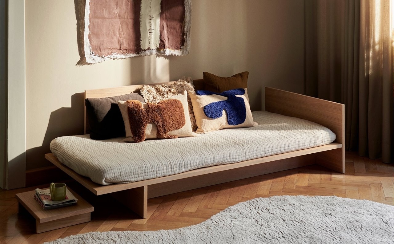 este-modelo-de-ferm-living-tiene-todo-lo-que-le-pedimos-a-un-divan-cama_15dd03f0_1280x794 (1)