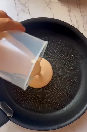 pizza con masa de atún2