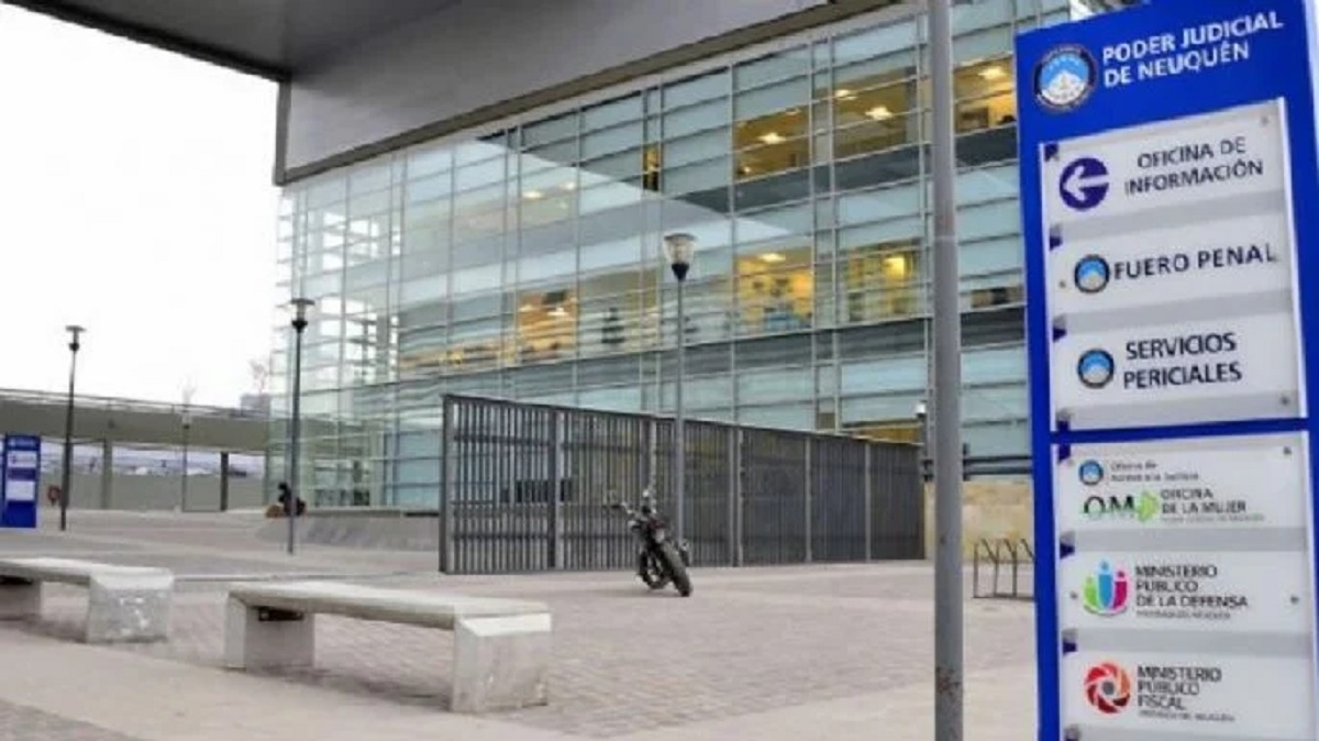 acceso a la ciudad judicial carteleria