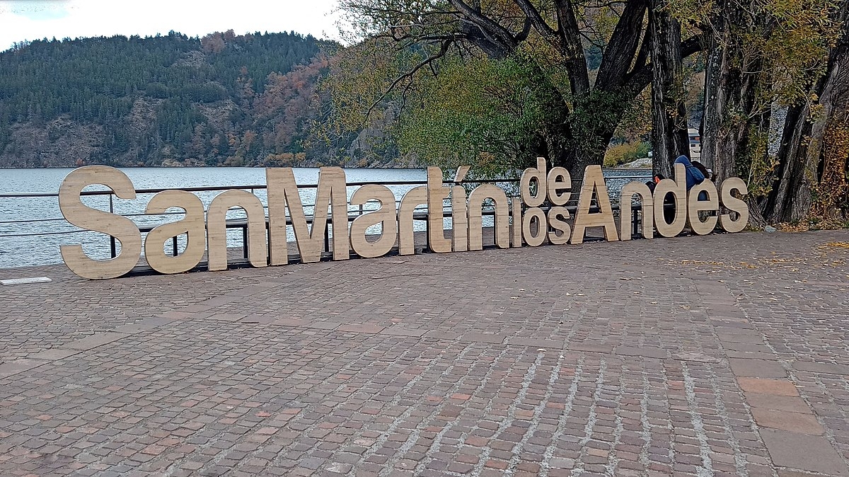 San_Martin_de_los_Andes_(letrero)_2022
