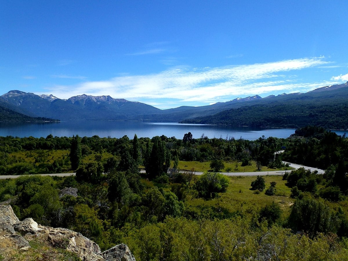 Parque_Nacional_Los_Alerces_Argentina_-_panoramio_(1)