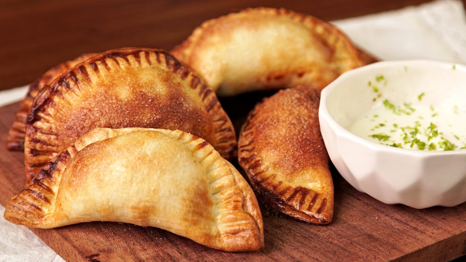 empanadas-de-atun_1920x1080-thumbnail (2)