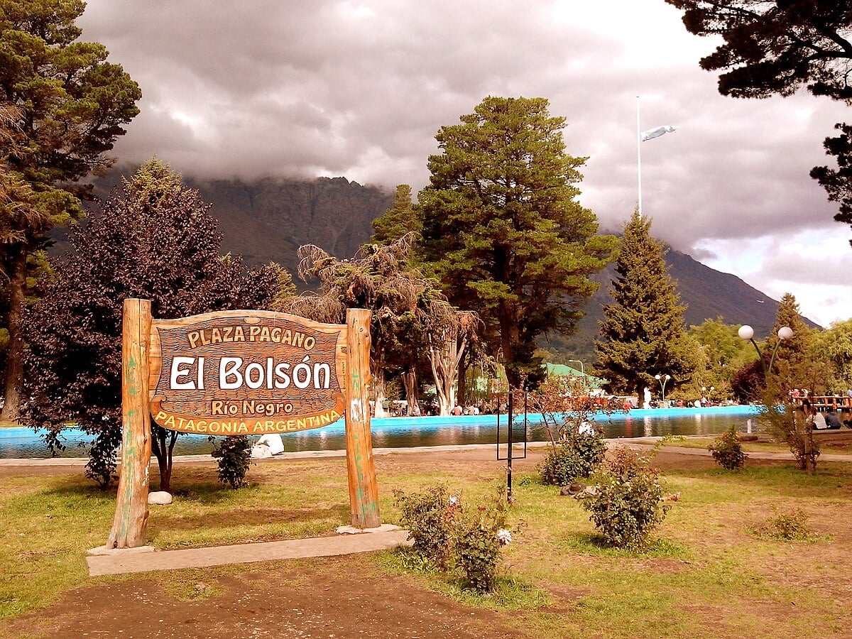 Plaza_pagano_-_El_Bolzon