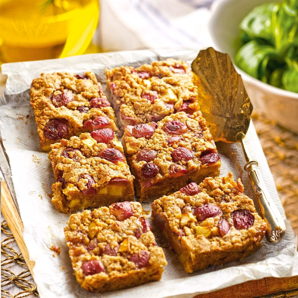 pastel_de_manzana_y_uvas_pasas_00000000_240214030059_1200x1200 (1)