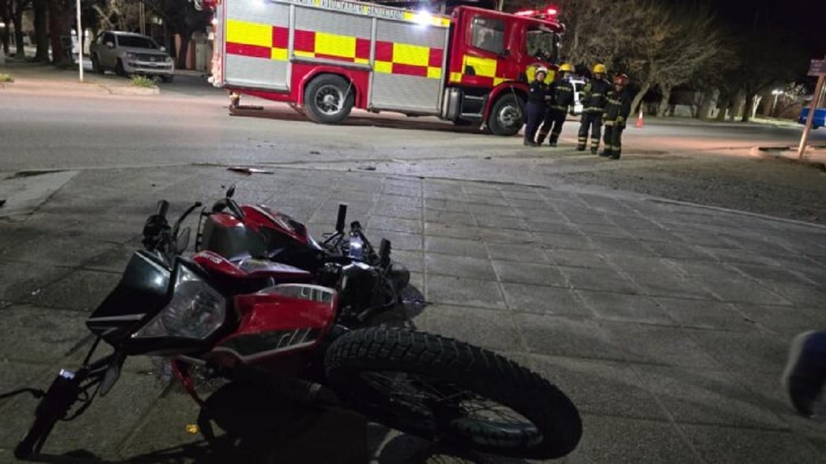 choque moto y auto centenario
