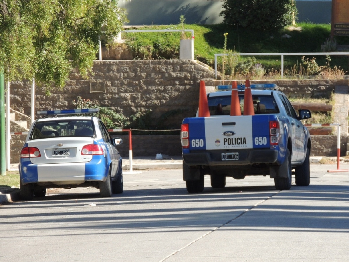policias en chos malal
