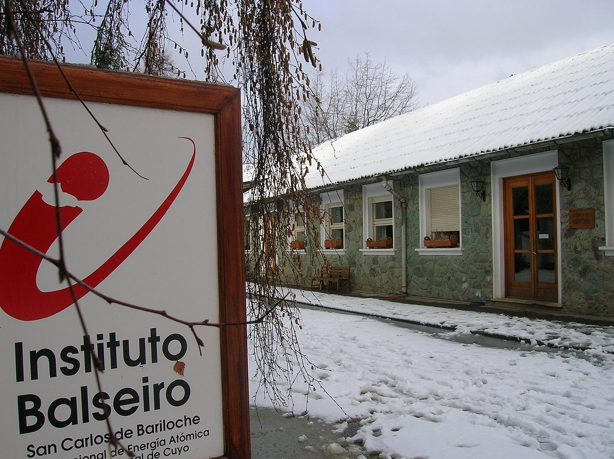 1200px-InstitutoBalseiro