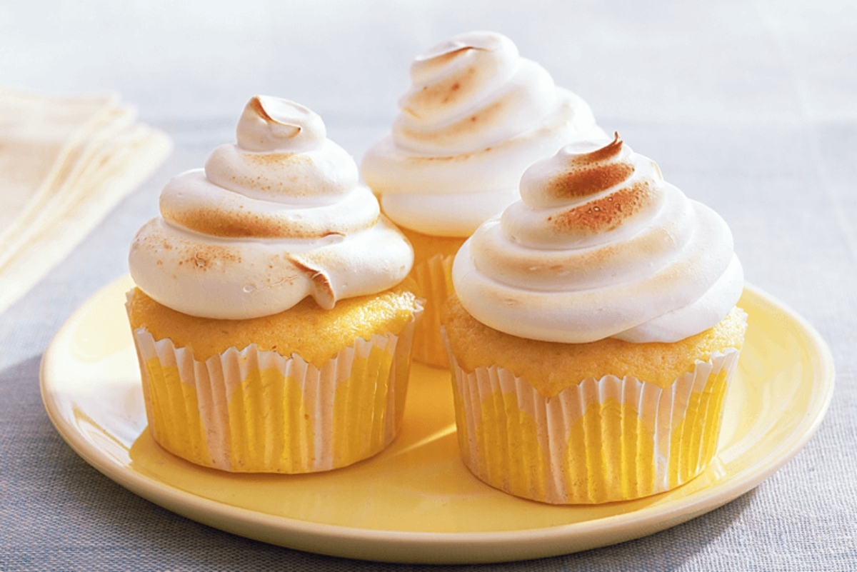 BClatam-recipe-cupcakes-sorpresa-de-merengue-de-limon