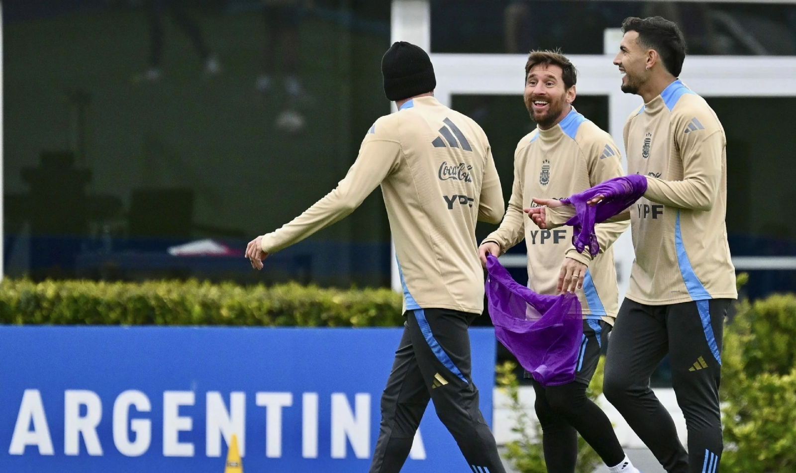 La-Scaloneta-entreno-con-la-presencia-de-Lionel-Messi-e1756877680833-optimized (1)