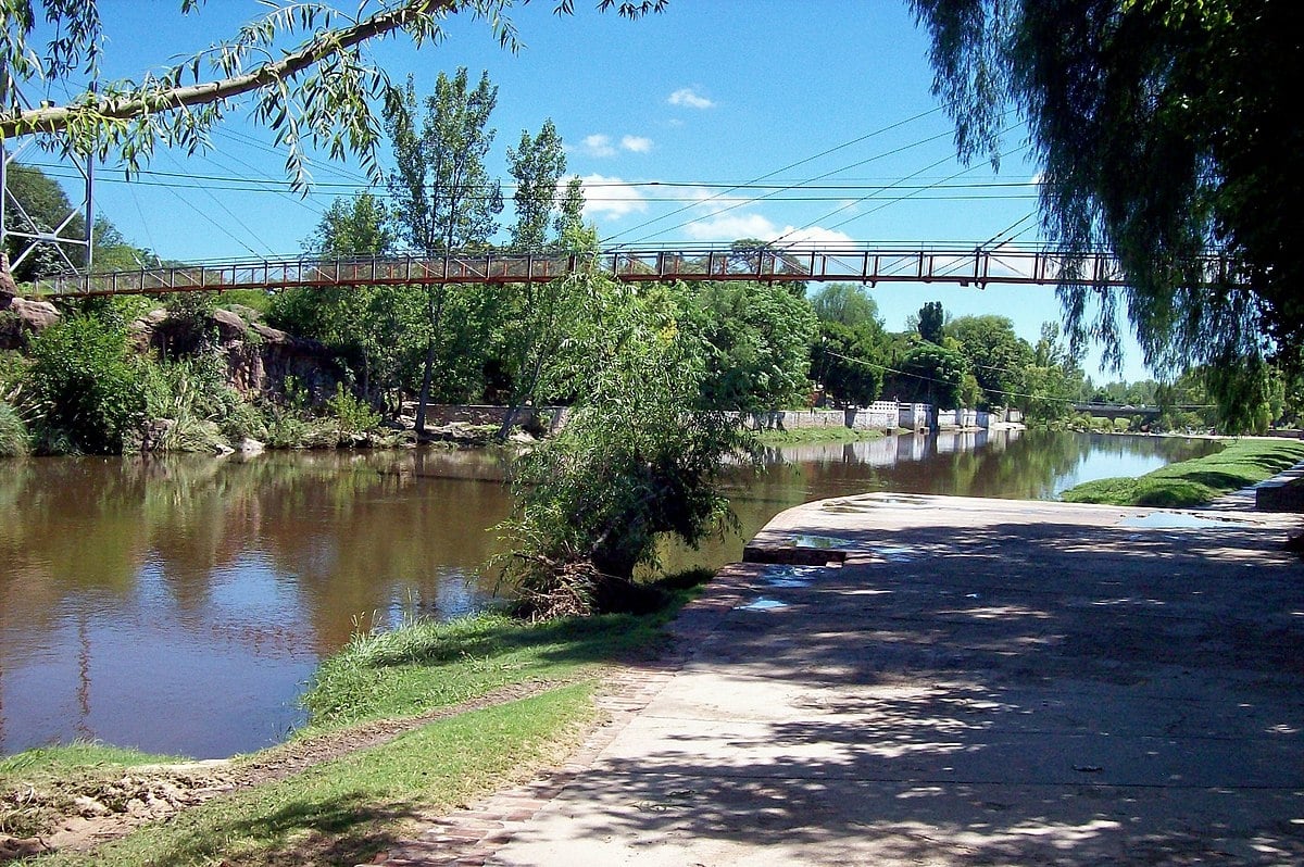 Río_Mina_Clavero_pasarela