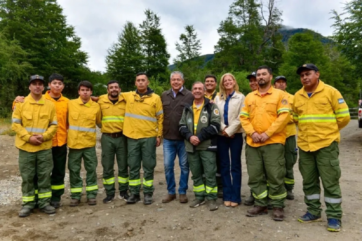 partida brigadistas a chubut 1
