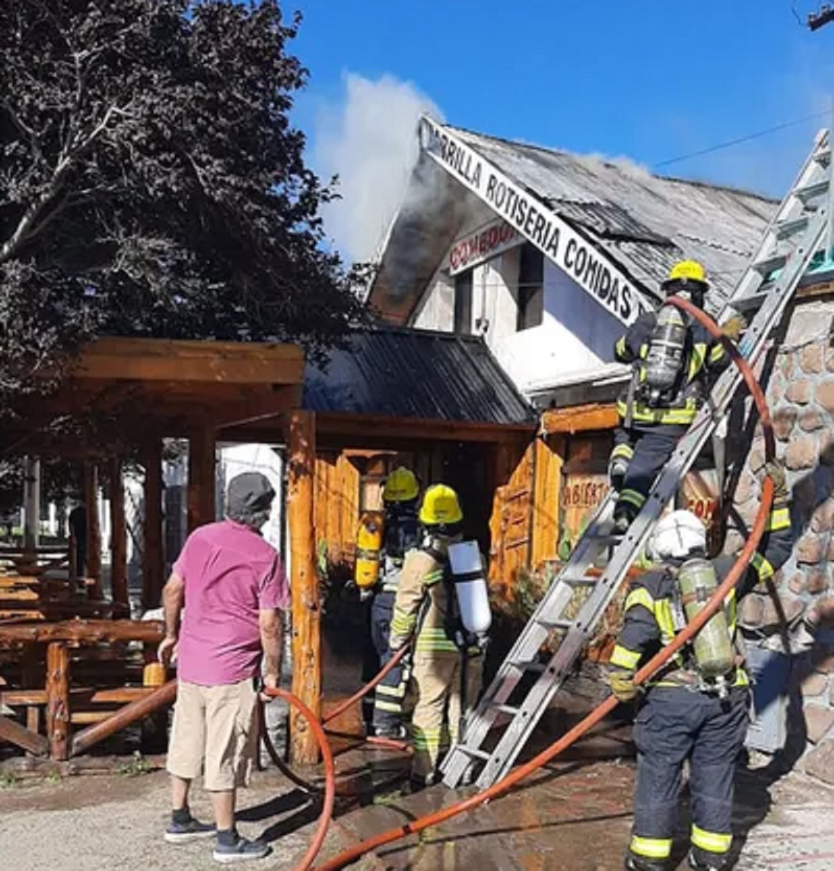 incendio restaurante piedra del aguila 2