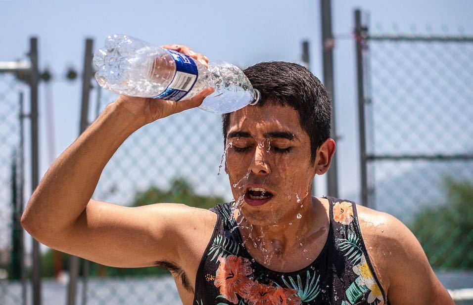 la-hidratacion-es-importante-al-realizar-algun-deporte-1