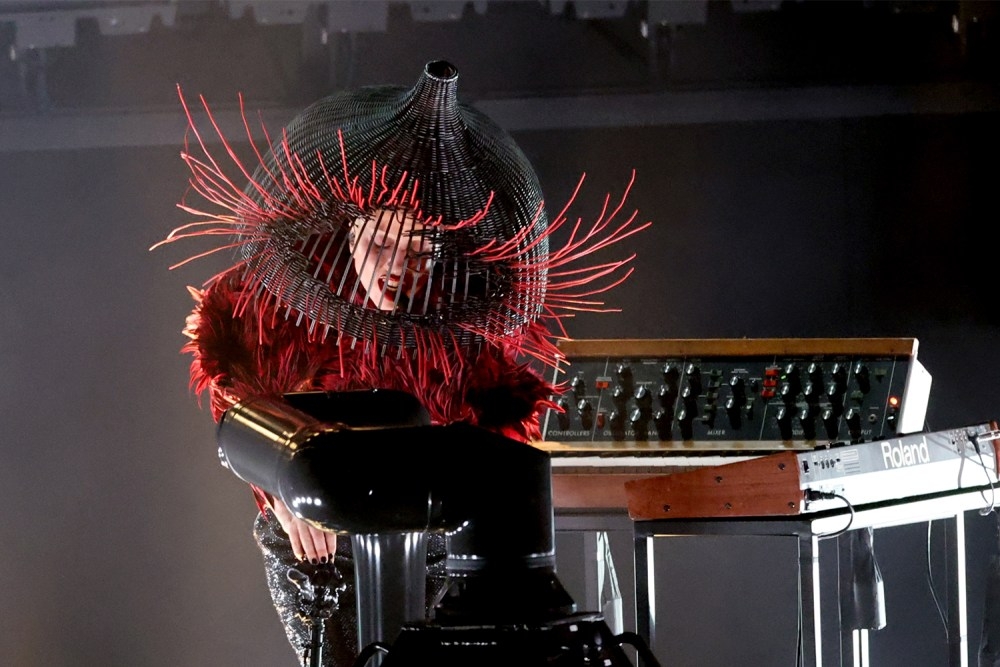 Lady-Gaga-Grammys-Performanc-2