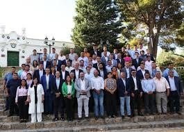 Rolando Figueroa encuentro con intendentes de Comunidad