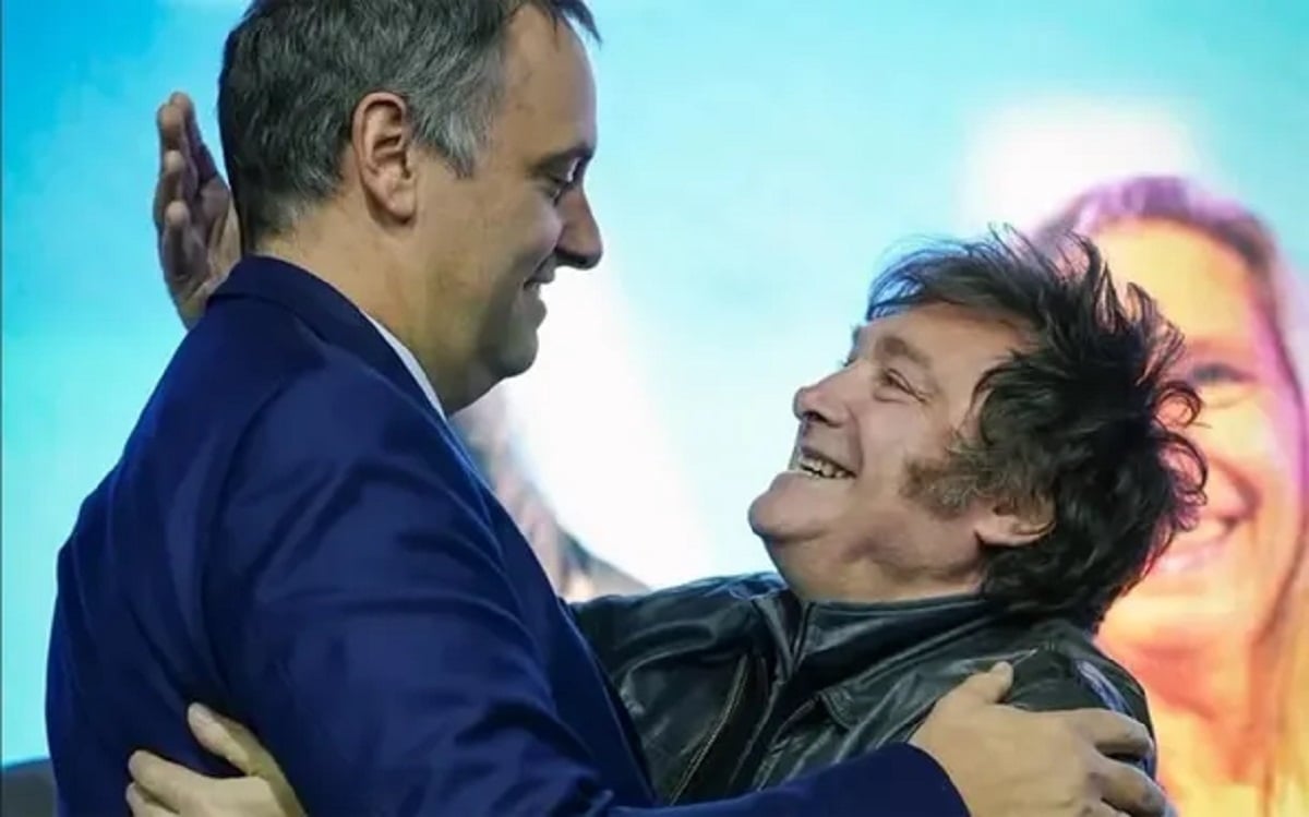 Manuel Adorni y Javier Milei