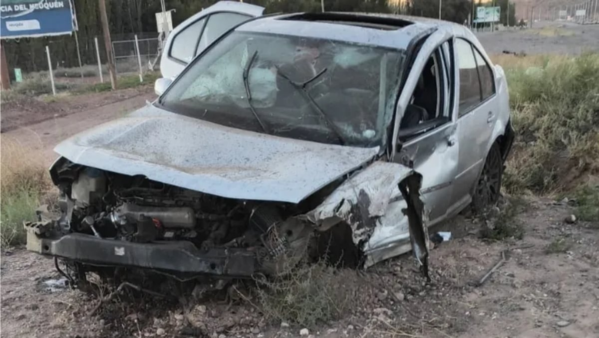 Asi quedó el auto tras el vuelco en ruta 7. Fuente_ (X)