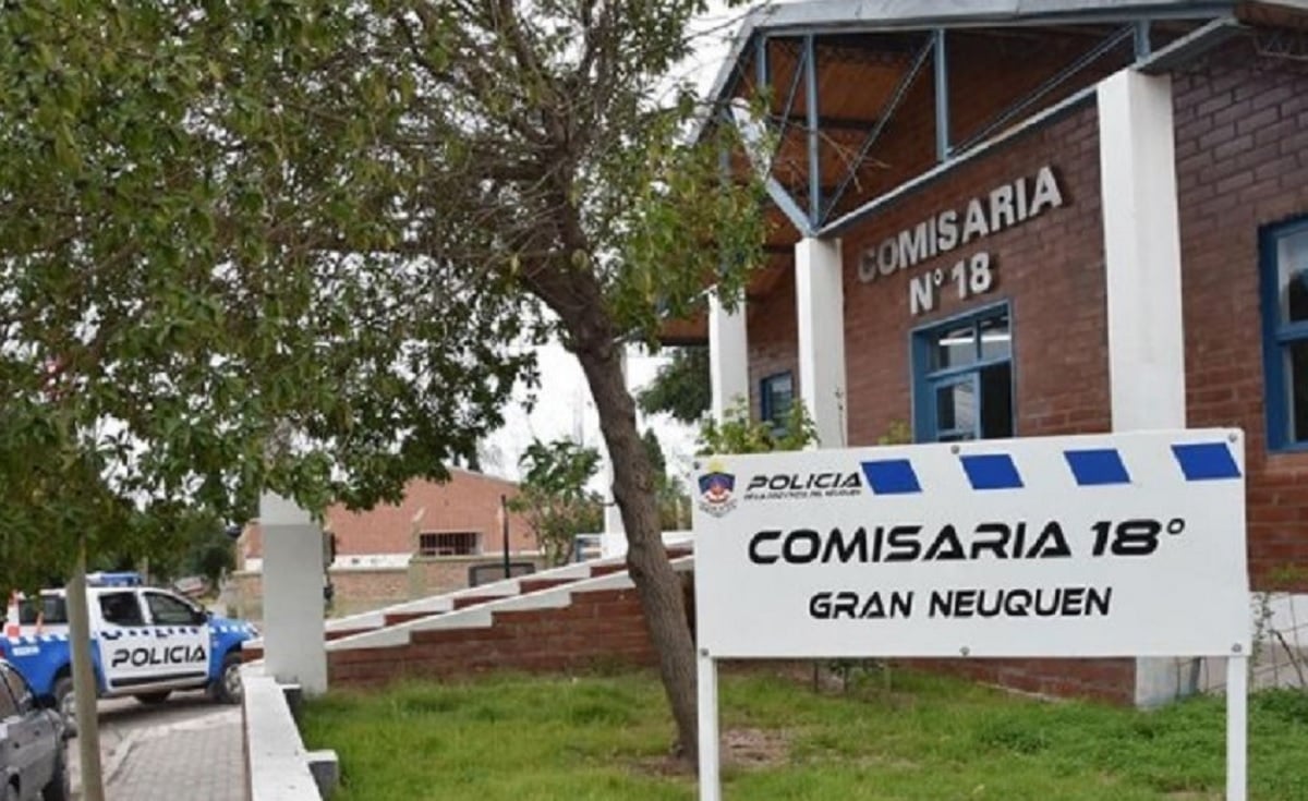 comisaria 18 con movil