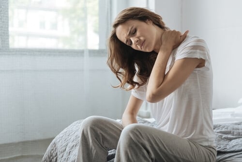 mujer-tension-muscular-estres