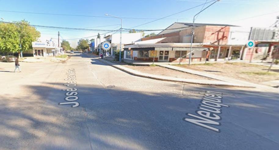 Esquina de Neuquén y José de San Martín en Rincón de los Sauces. Fuente_ (Google Maps)