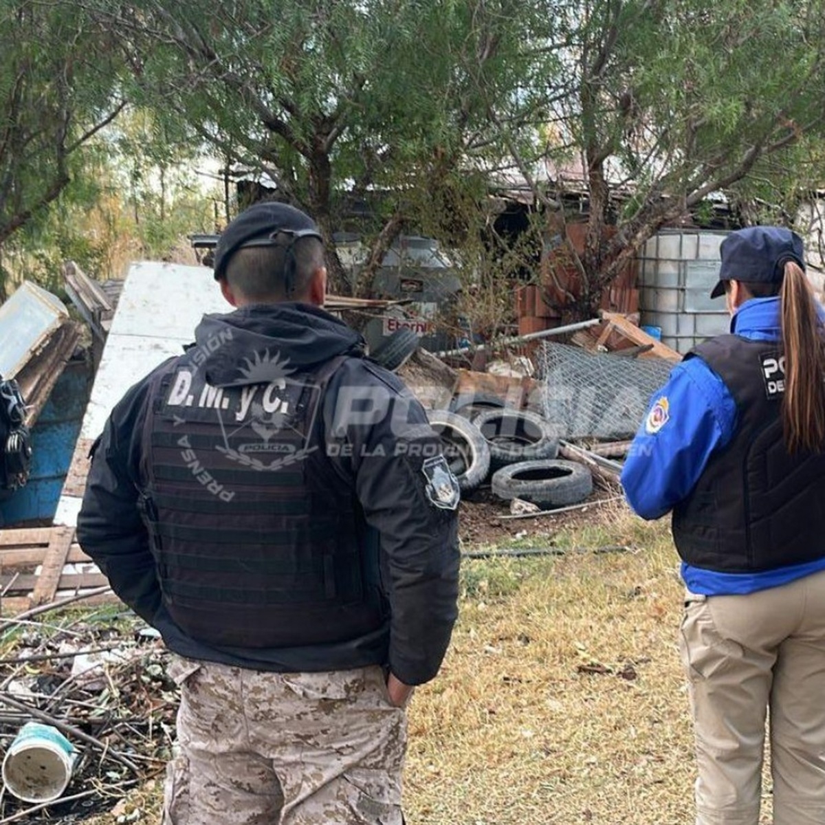 maltrato animal policia nqn